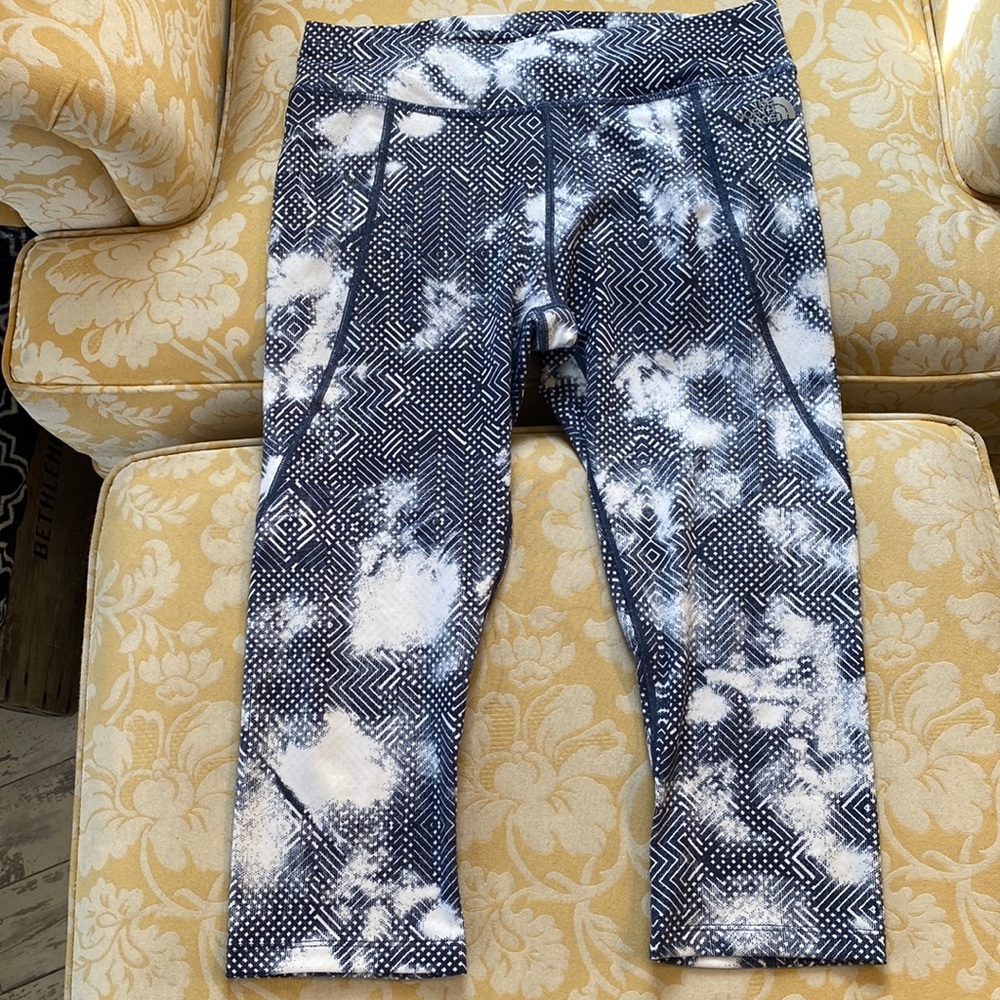 The North Face Women’s cropped running tights/Leggings, size Medium